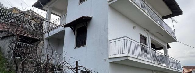 ΤΡΙΩΡΟΦΗ MONOKATOIKIA ΣΤΟ ΠΥΡΓΑΚΙ ΑΙΓΙΟΥ